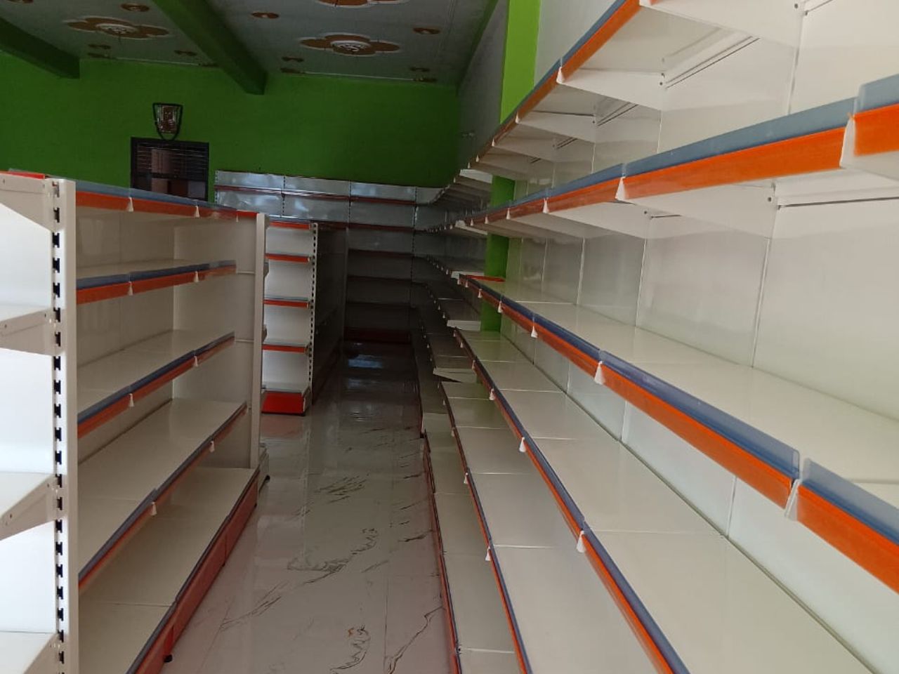 604924506_display racks.jpg